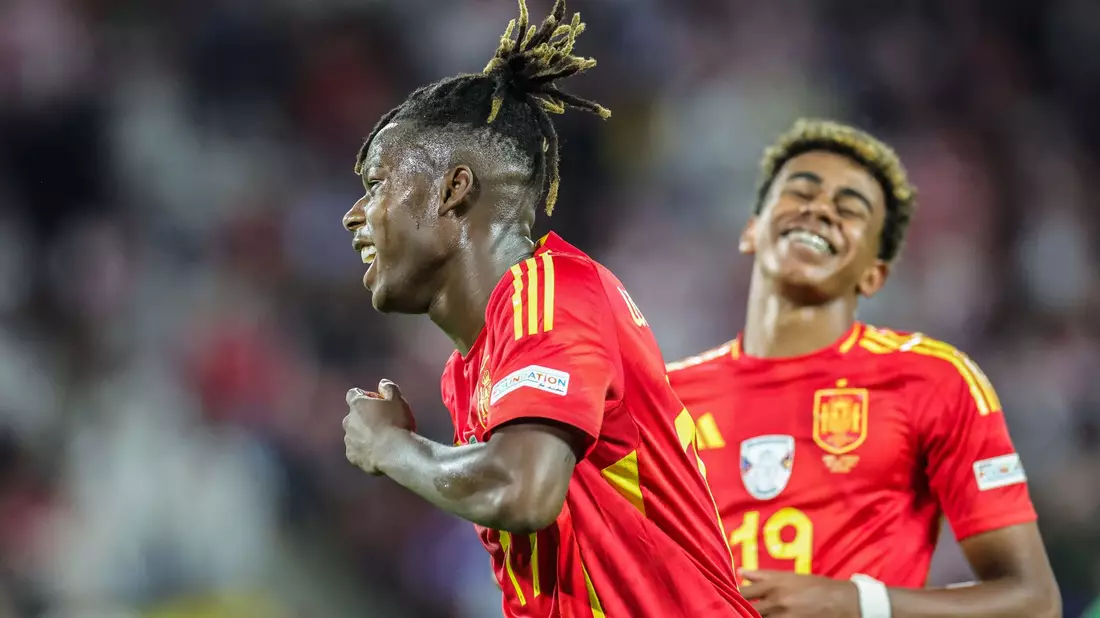 Jung und trotzdem spanische Leistungsträger: Nico Williams (l.) und Lamine Yamal. - Bild: Rolf Vennenbernd/dpa