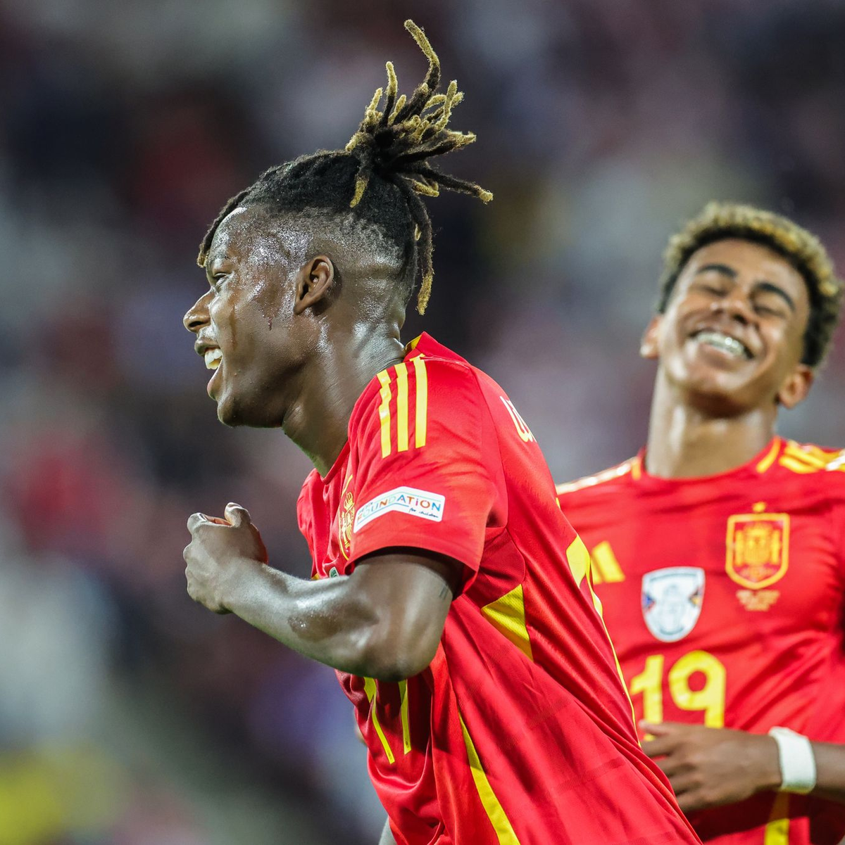 Jung und trotzdem spanische Leistungsträger: Nico Williams (l.) und Lamine Yamal. - Foto: Rolf Vennenbernd/dpa