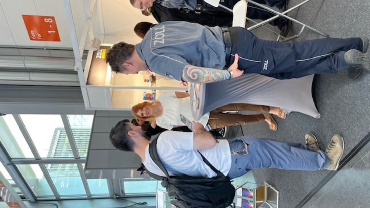 GZD: Die Zentralstelle Gewerblicher Rechtsschutz und das Hauptzollamt Düsseldorf informieren auf der DoKomi 2024 - Foto: presseportal.de