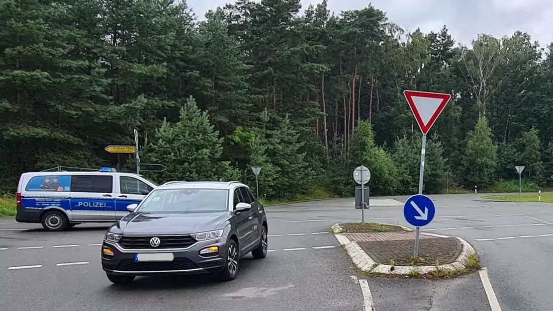 POL-LWL: Ohne Helm: Radfahrerin erlitt bei Verkehrsunfall schwere Kopfverletzung - Bild: presseportal.de