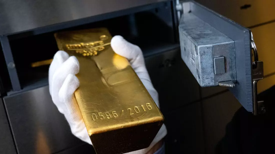 Die Goldbestände von Anlegern bei der Deutschen Börse sinken - trotz steigender Kurse für das Edelmetall. - Bild: Sven Hoppe/dpa