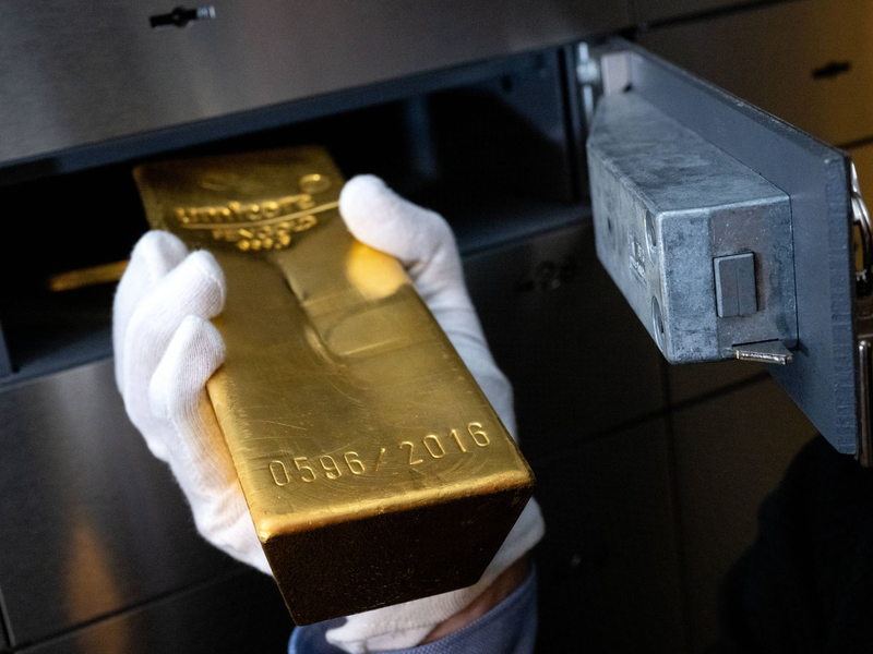 Die Goldbestände von Anlegern bei der Deutschen Börse sinken - trotz steigender Kurse für das Edelmetall. - Foto: Sven Hoppe/dpa