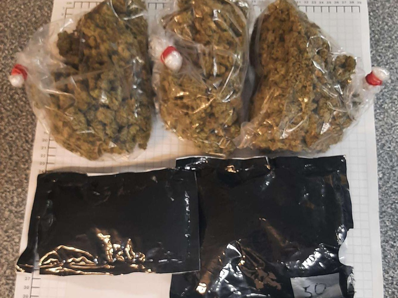 BPOL NRW: Mit über 400 Gramm Cannabis im Gepäck - Bundespolizei stellt 22-Jährigen - Foto: presseportal.de