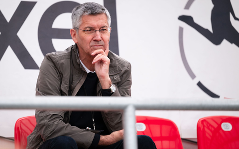 Bayern Münchens Präsident Herbert Hainer zeigt sich in einem Interview besorgt über den zunehmenden Rechtsruck in Europa. - Foto: Marius Becker/dpa Bayern Münchens Präsident Herbert Hainer zeigt sich in einem Interview besorgt über den zunehmenden Rechtsruck in Europa. - Foto: Marius Becker/dpa