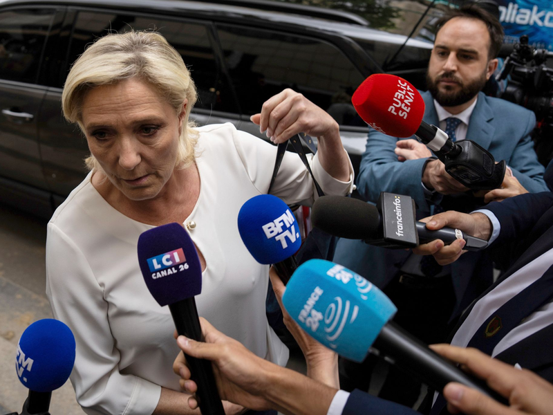 Marine Le Pens Rechtsnationale wollen die Regierung in Frankreich übernehmen. - Foto: Louise Delmotte/AP/dpa