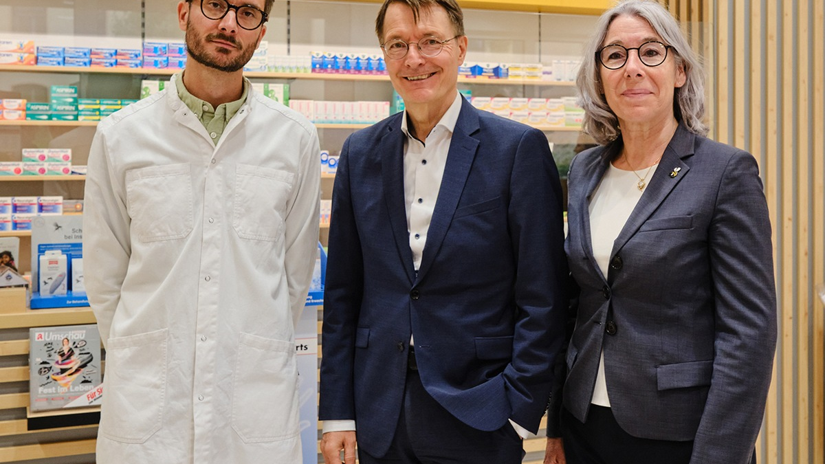 Lauterbach besucht Apotheke - Gespräche über Reformpläne - Foto: presseportal.de