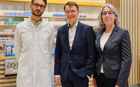 Lauterbach besucht Apotheke - Gespräche über Reformpläne - Foto: presseportal.de