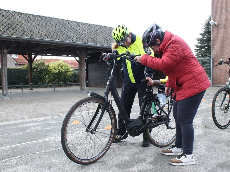 POL-KLE: Kreis Kleve - Mit dem Rad durch die Sommerzeit: Kreispolizeibehörde bietet weitere kostenlose Pedelec-Training an - Foto: presseportal.de