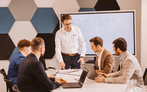 Julian Kissel von der Aliru GmbH: 4 Anzeichen, dass Ihre Vertriebsprozesse veraltet sind und dringend modernisiert werden müssen - Foto: presseportal.de