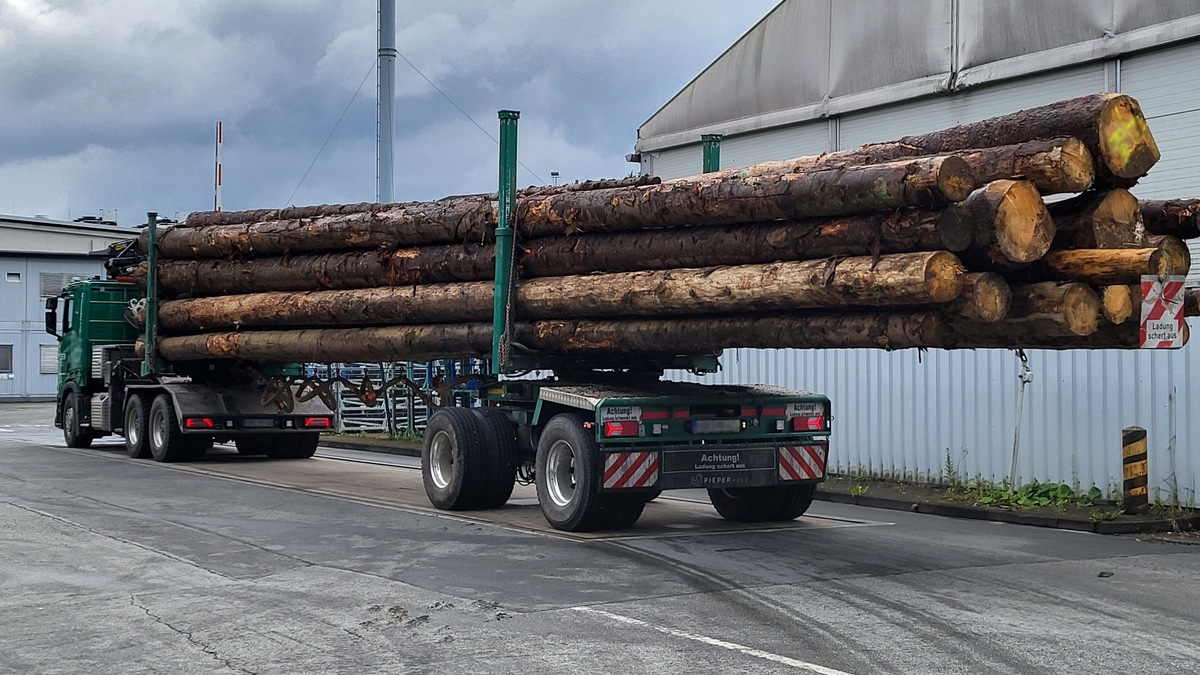 POL-HSK: Verkehrsdienst zieht Lkw aus dem Verkehr / Bußgelder drohen - Foto: presseportal.de