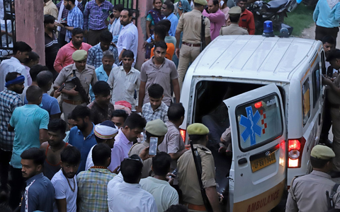 Der Ministerpräsident von Uttar Pradesh setzte den Angaben zufolge einen Ausschuss aus hochrangigen Polizei- und Verwaltungsbeamten ein, die den Vorfall untersuchen sollen. - Foto: Manoj Aligadi/AP/dpa