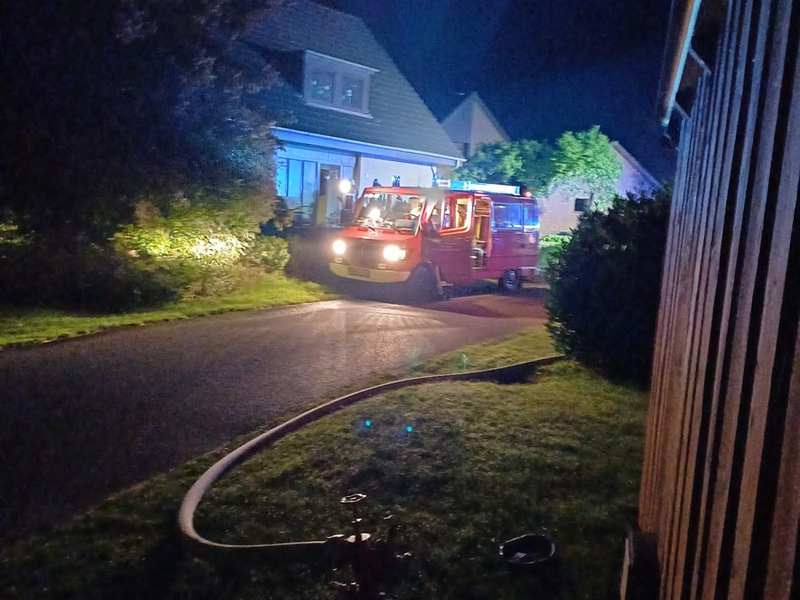 FW-ROW: Feuer in Garage - Foto: presseportal.de