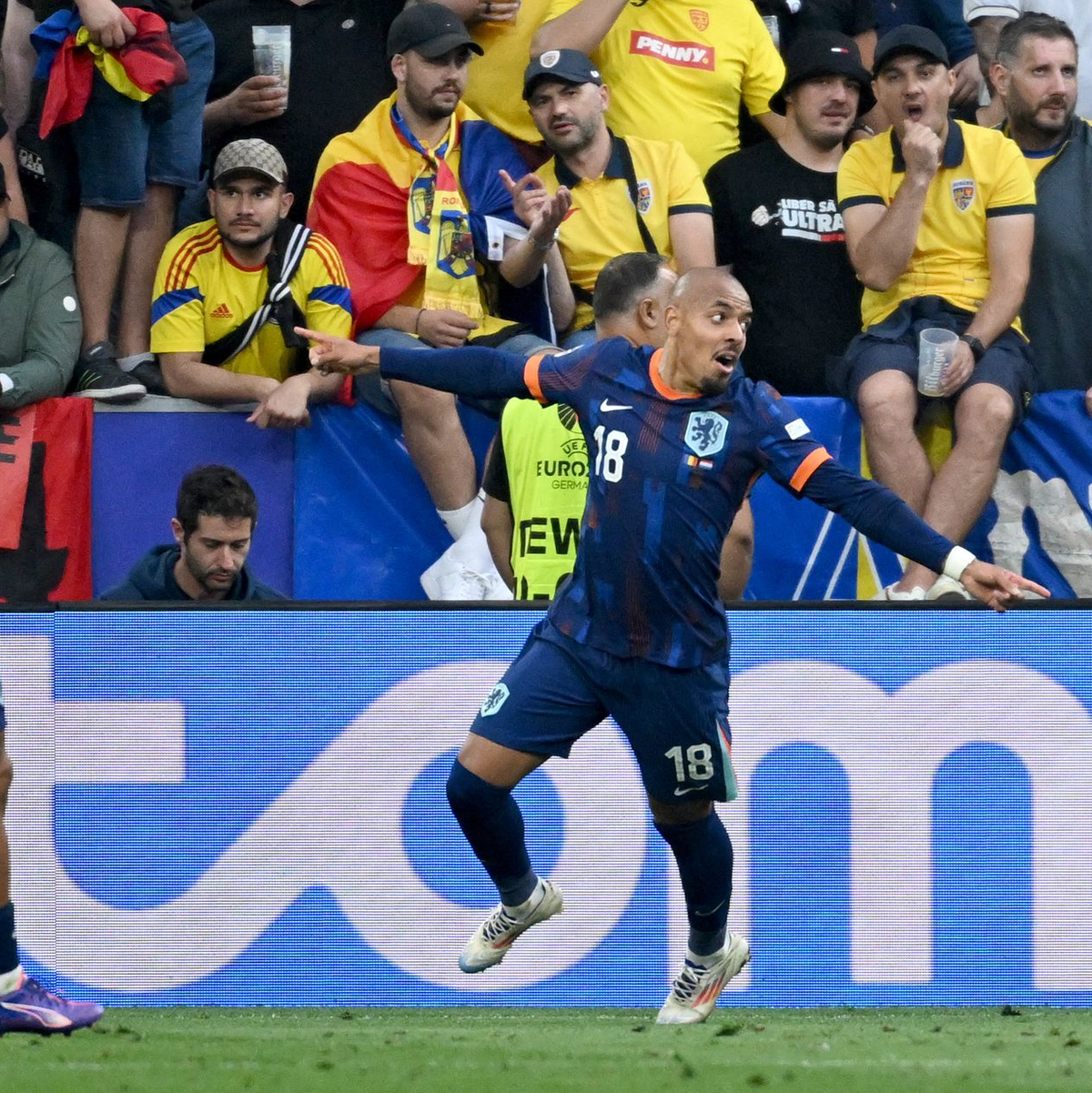 Die niederländische Defensive um Stefan de Vrij blieb ohne Gegentor.  - Foto: Sven Hoppe/dpa