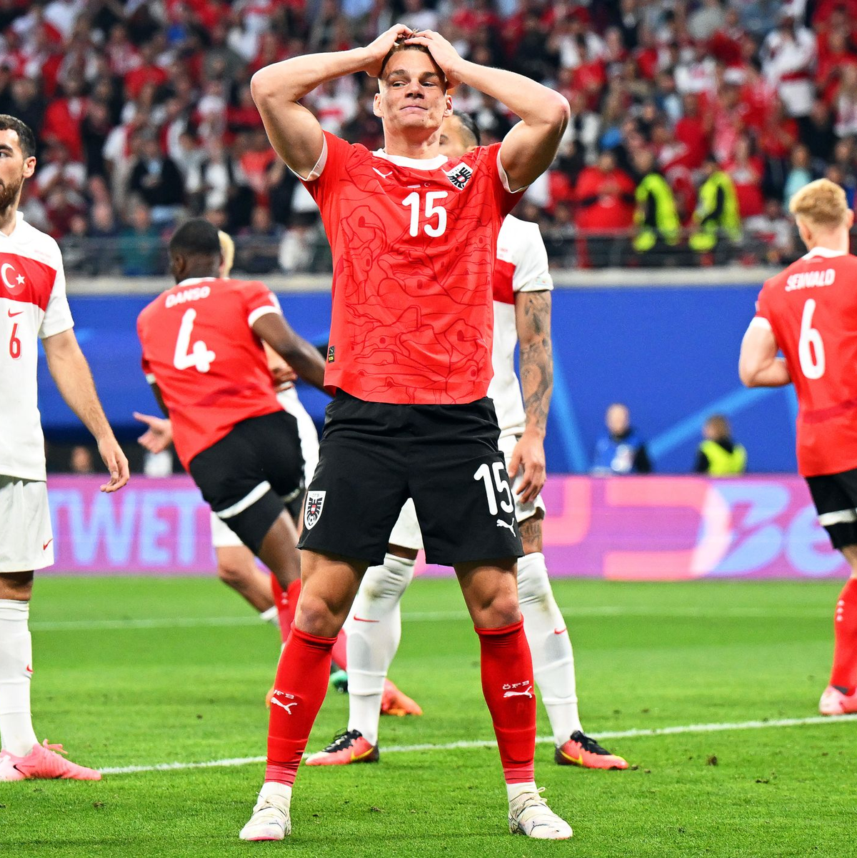 Trotz einer starken Vorrunde ist für Ralf Rangnick und Österreich bei der EM früh Schluss. - Foto: Robert Michael/dpa