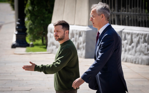 Gemeinsam gegen den russischen Krieg: Wolodymyr Selenskyj (l) und Jens Stoltenberg - Foto: Efrem Lukatsky/AP/dpa
