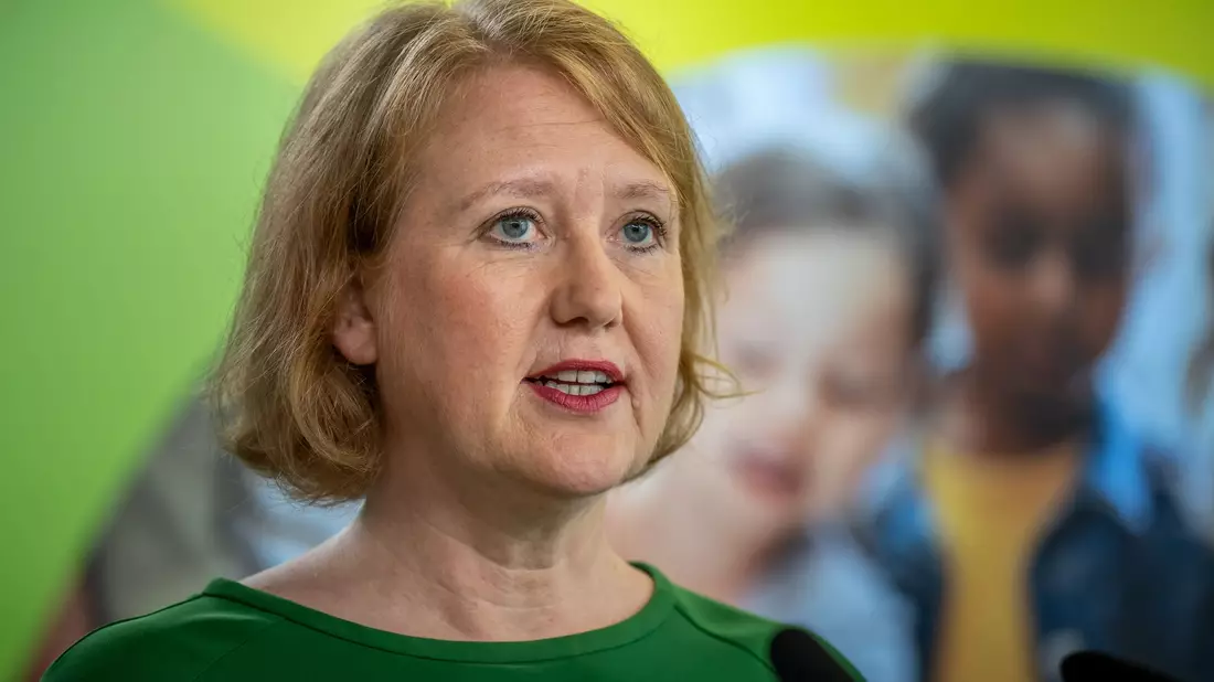 Frauenministerin Paus will den Besitz von Gewaltdarstellungen strafbar machen. (Archivbild) - Bild: Michael Kappeler/dpa