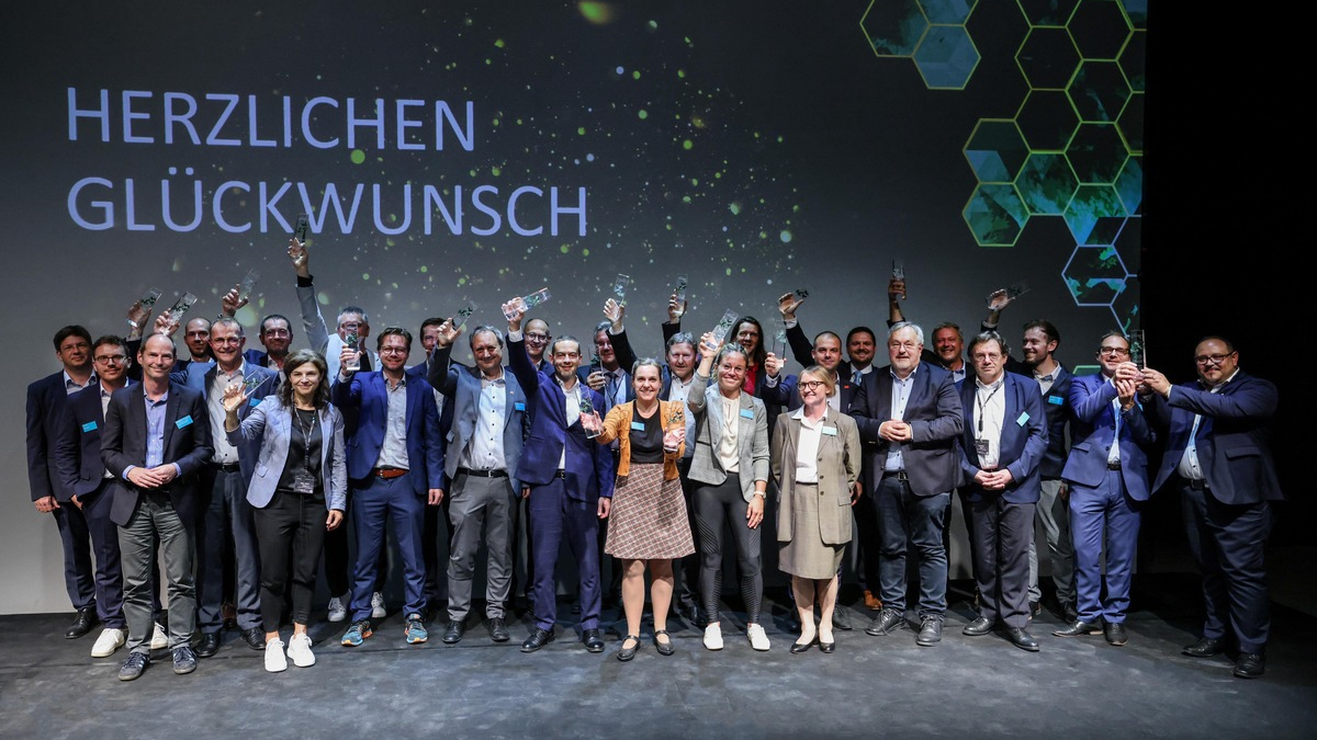 Innovation in Aktion: Topteams der Verwaltung im Finale des eGovernment-Wettbewerbs / Ab sofort läuft das Online-Voting zum Publikumspreis - Foto: presseportal.de