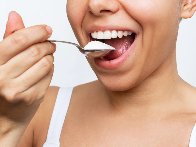 Zucker schädigt den Zahnschmelz - Foto: Shutterstock/Peeroton GmbH über pressetext.de