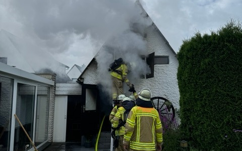 POL-STD: Stade: Werkstattanbau geriet in Brand - Foto: presseportal.de