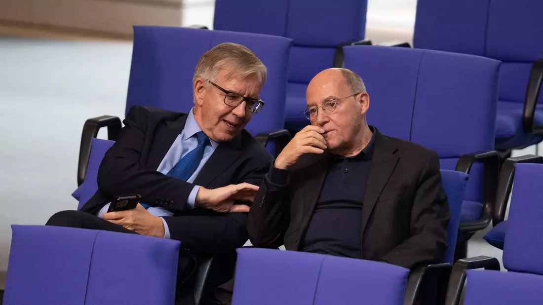 Dietmar Bartsch und Gregor Gysi haben kein Amt mehr in der Linken - aber Stimmen von Gewicht. (Archivbild) - Bild: Kilian Genius/dpa