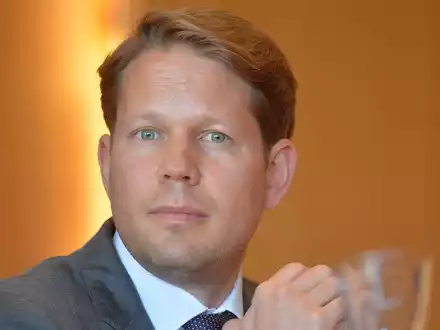 Florian Wiegand ist aktuell Konzertchef der Salzburger Festspiele - Foto: Barbara Gindl/APA/dpa