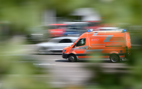 Während dem Sportunterricht muss ein Junge  im Ortenaukreis reanimiert werden. Nur kurz darauf stirbt er im Krankenhaus. - Foto: Sebastian Gollnow/dpa