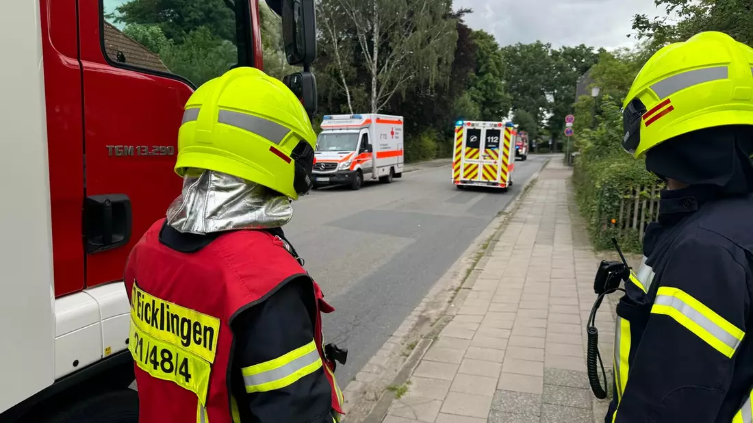 FW Flotwedel: Vermeintlicher Verkehrsunfall auf der Hauptstraße in Wienhausen - Bild: presseportal.de
