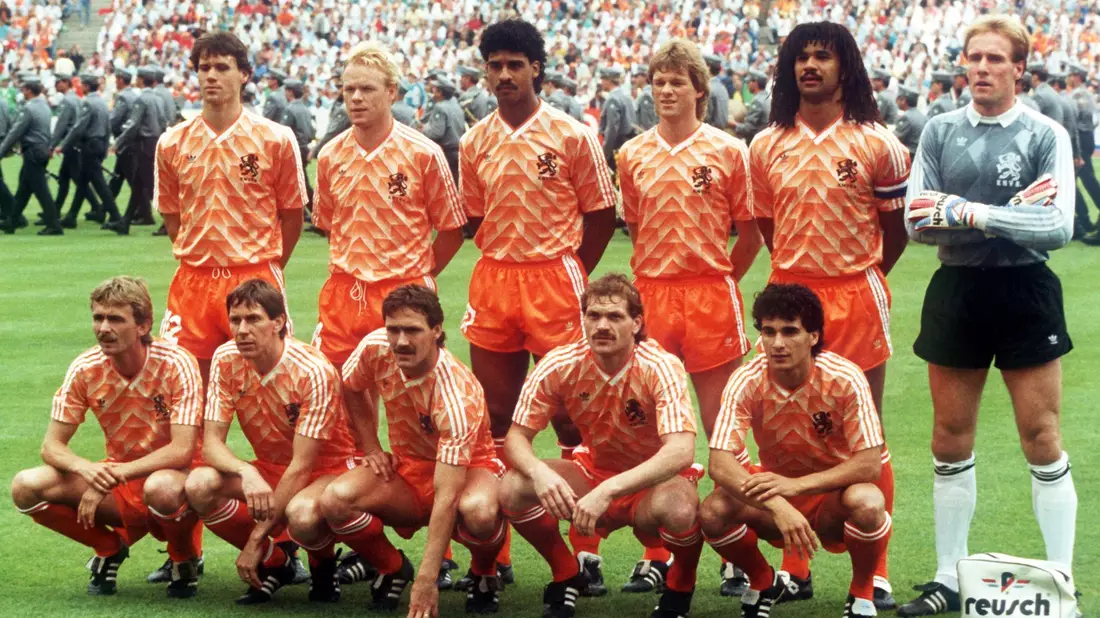 1988 gab es den einzigen Titel für die Niederlande um Torjäger van Basten. - Bild: dpa