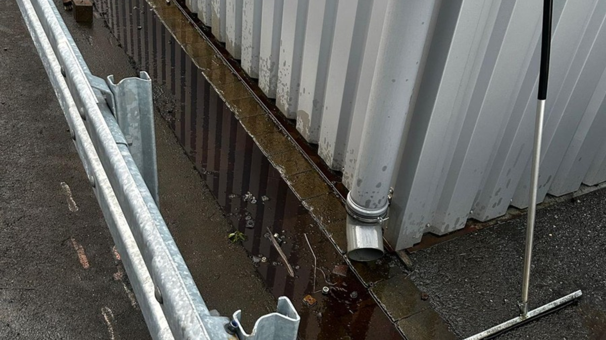 FW-PL: Ölunfall sorgt für Einsatz der Feuerwehr - Foto: presseportal.de