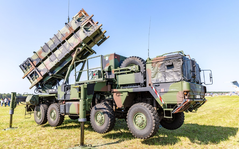 Ein Flugabwehrsystem vom Typ Patriot. Der Haushaltsausschuss des Bundestages hat den Weg für vier neue Patriot-Systeme freigemacht (Archivbild). - Foto: Frank Hammerschmidt/dpa