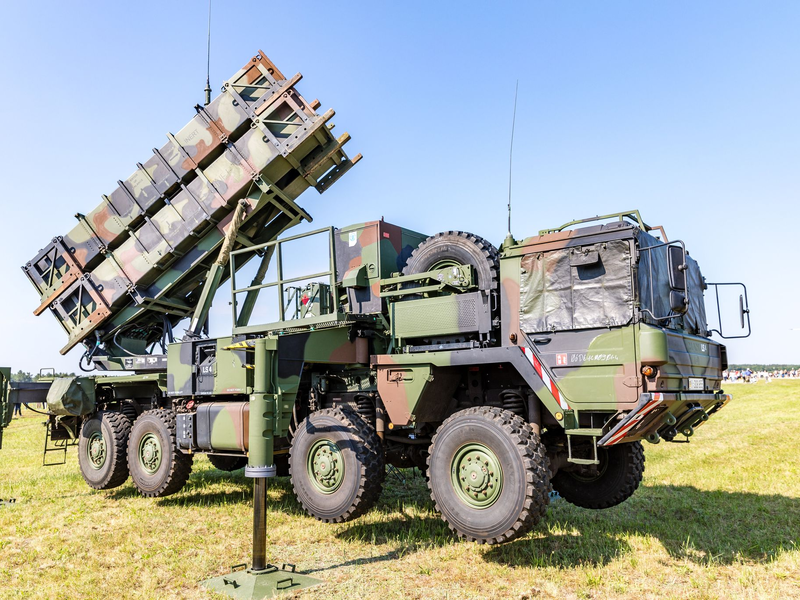 Ein Flugabwehrsystem vom Typ Patriot. Der Haushaltsausschuss des Bundestages hat den Weg für vier neue Patriot-Systeme freigemacht (Archivbild). - Foto: Frank Hammerschmidt/dpa