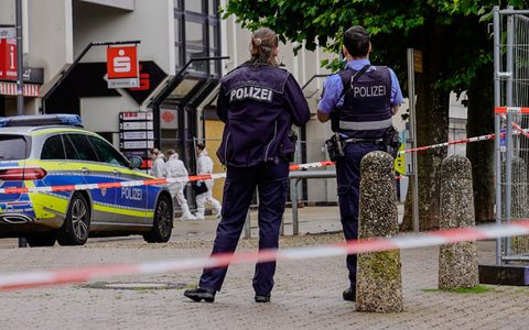 Die Polizei war mit einem Großaufgebot im Einsatz - Foto: Patrick von Frankenberg/TNN/dpa