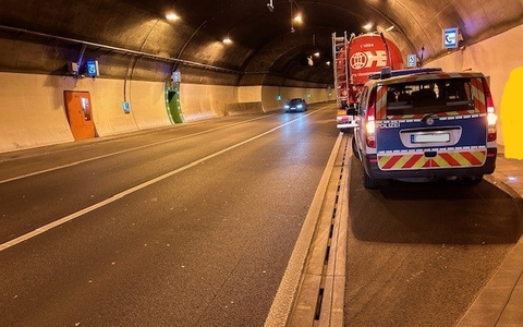 POL-PDLD: Gefährliches Parken im Barbarossa-Tunnel - Foto: presseportal.de