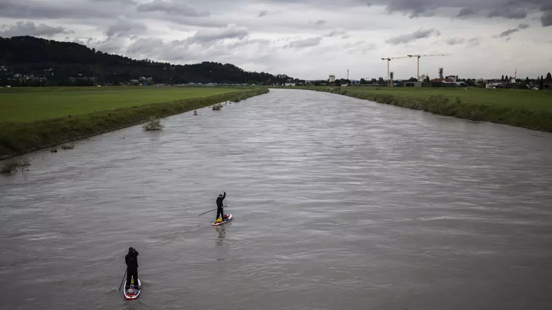 Mit 2,1 Milliarden Euro soll mehr Platz für den Fluss und für Natur geschaffen werden. (Archivbild) - Bild: Gian Ehrenzeller/KEYSTONE/dpa