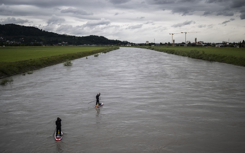 Mit 2,1 Milliarden Euro soll mehr Platz für den Fluss und für Natur geschaffen werden. (Archivbild) - Foto: Gian Ehrenzeller/KEYSTONE/dpa