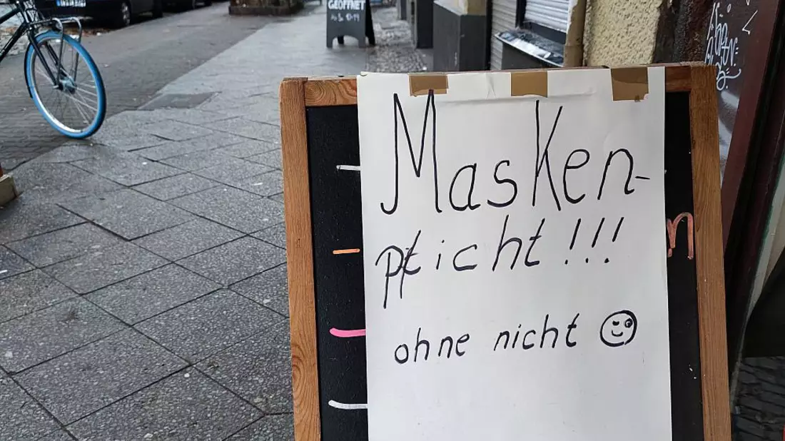 Hinweis auf Maskenpflicht (Archiv) - Bild: über dts Nachrichtenagentur