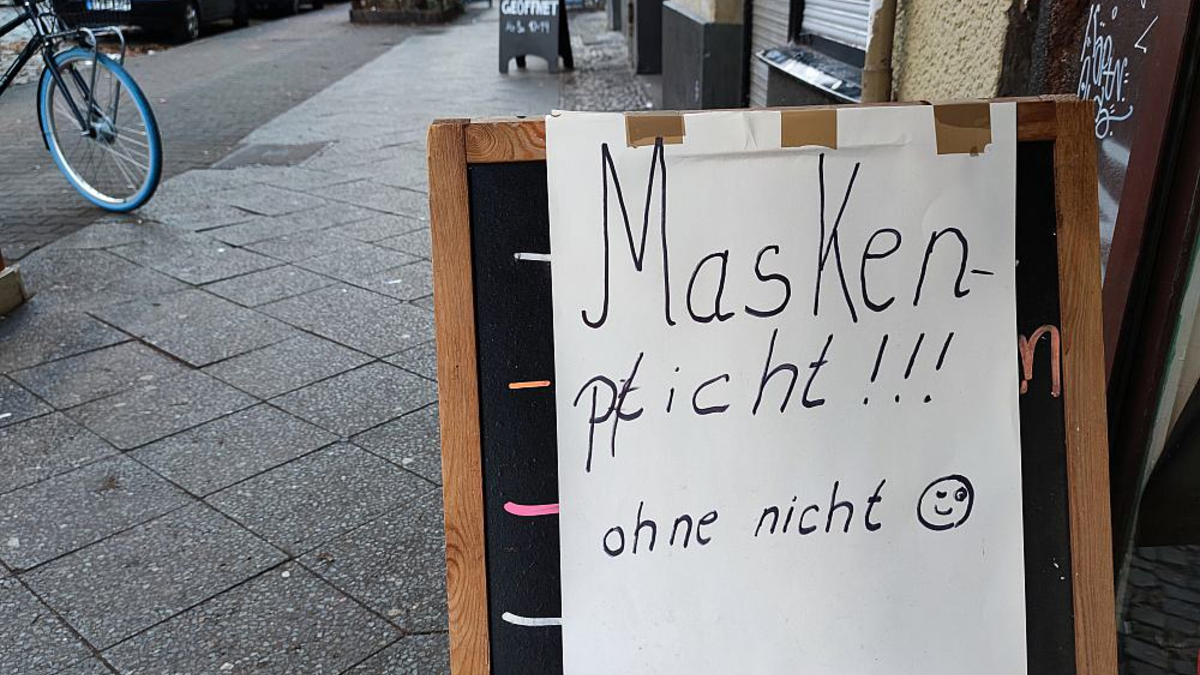 Hinweis auf Maskenpflicht (Archiv) - Foto: über dts Nachrichtenagentur