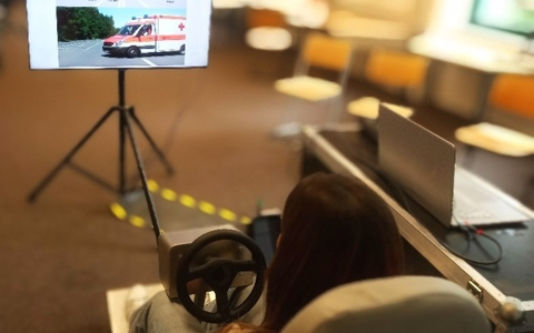 POL-HA: Verkehrssicherheitstag an Hagener Berufskolleg: Verkehrssicherheitsberater der Polizei Hagen sensibilisieren 118 junge Menschen für Gefahren im Straßenverkehr - Foto: presseportal.de