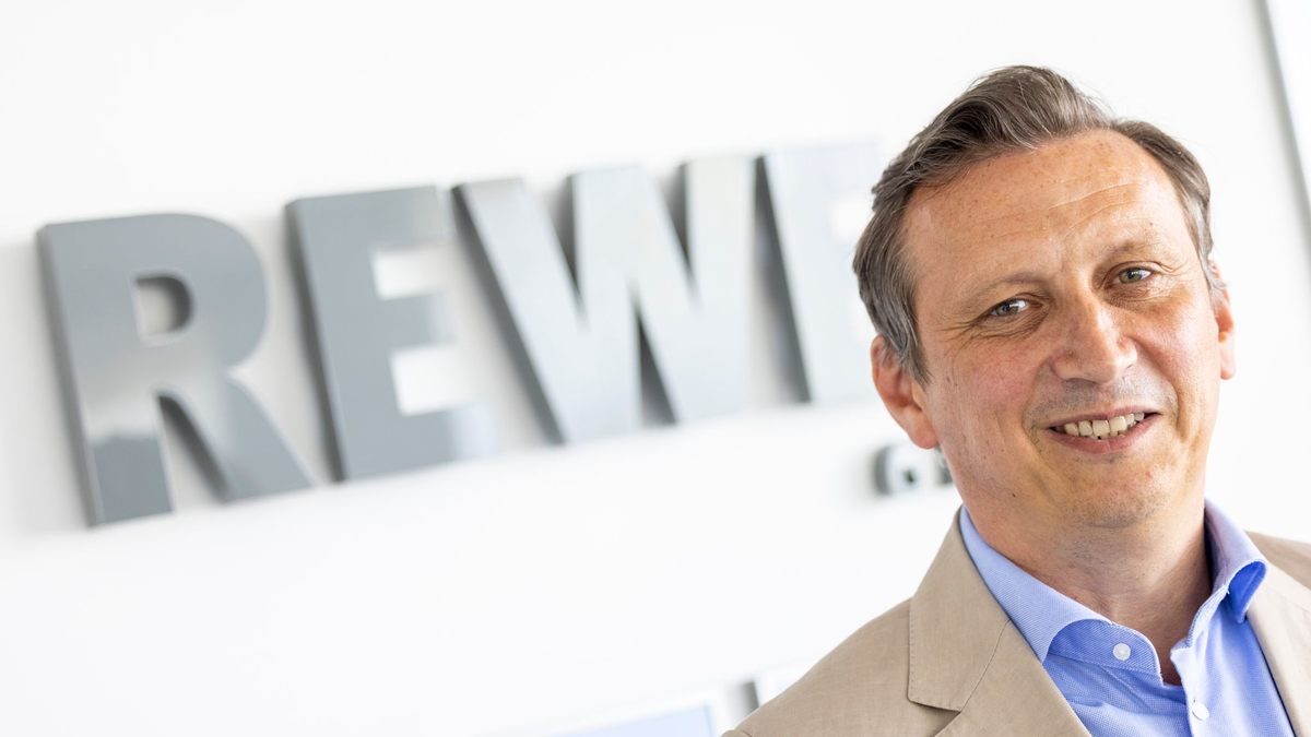 Die Supermarktkette Rewe setzt künftig noch stärker auf Selbstbedienungskassen. - Foto: Thomas Banneyer/dpa