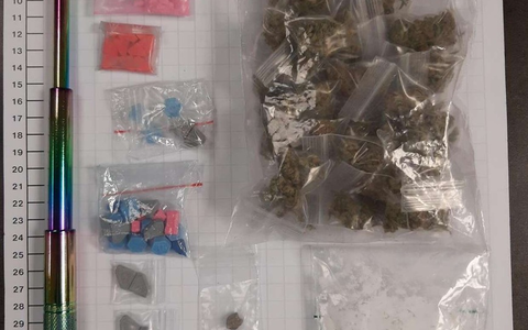 BPOL NRW: Cannabis, Amphetamine, Crystal Meth, Ecstasy - Bundespolizei stellt 17-JĂ€hrige mit Drogen - Foto: presseportal.de BPOL NRW: Cannabis, Amphetamine, Crystal Meth, Ecstasy - Bundespolizei stellt 17-JĂ€hrige mit Drogen - Foto: presseportal.de