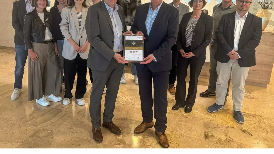 Wo Recruiting Chefsache ist / Kreis Paderborn sichert sich erstmals Recruiting-Excellence-Award® - Bild: presseportal.de