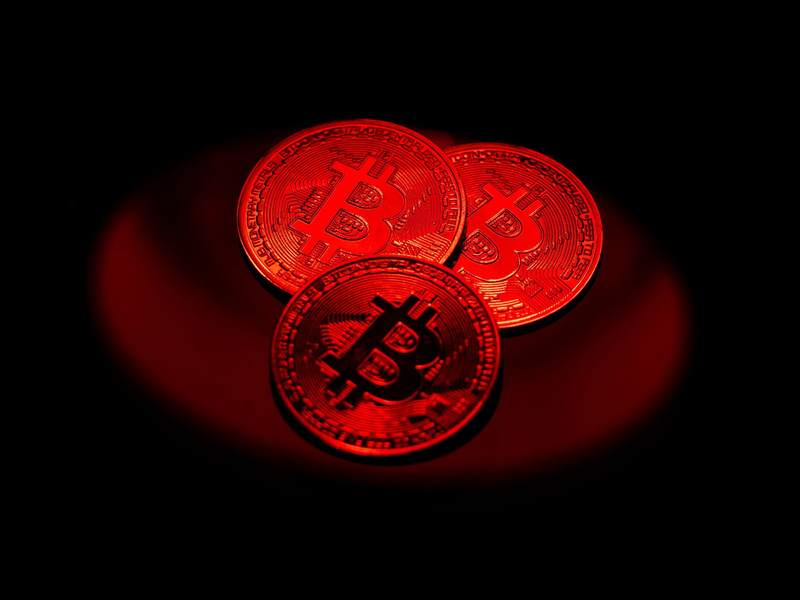 Der Kurs des Bitcoin hat zuletzt stark nachgegeben.  - Foto: Hannes P Albert/dpa/dpa-tmn