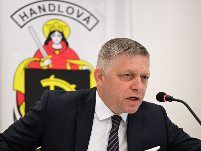 Kurz vor dem Attentat auf ihn leitete Fico eine Regierungssitzung. (Archivbild) - Foto: Radovan Stoklasa/TASR/dpa