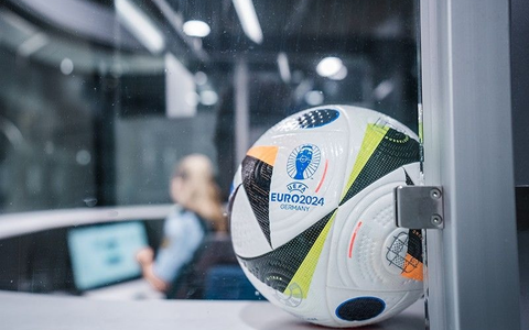 Bundespolizeidirektion MĂŒnchen: Polizei-/BehördenĂŒbergreifender Fahndungserfolg - Bundesweit agierender Taschendieb festgenommen: EM fĂŒr 46-jĂ€hrigen Franzosen vorzeitig beendet - Foto: presseportal.de Bundespolizeidirektion MĂŒnchen: Polizei-/BehördenĂŒbergreifender Fahndungserfolg - Bundesweit agierender Taschendieb festgenommen: EM fĂŒr 46-jĂ€hrigen Franzosen vorzeitig beendet - Foto: presseportal.de