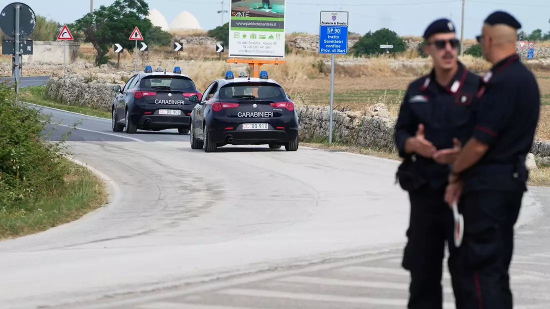 Bei einem Überfall auf einen Geldtransporter nahe Brindisi machte ein bewaffnetes Kommando drei Millionen Euro Beute. Die Fahndung der Carabinieri läuft. (Symbolbild) - Bild: Gregorio Borgia/AP/dpa