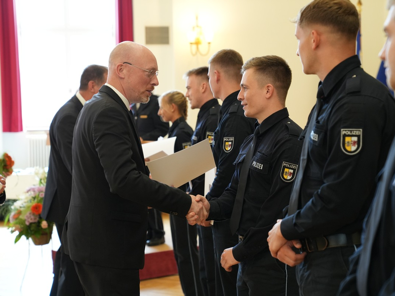 IM-MV: 91 junge Polizistinnen und Polizisten verstärken die Landespolizei MV - Foto: presseportal.de