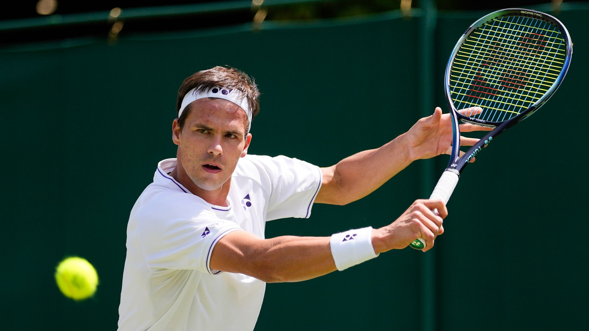 Daniel Altmaier musste sich Denis Shapovalov in fünf Sätzen geschlagen geben. - Foto: Alberto Pezzali/AP/dpa