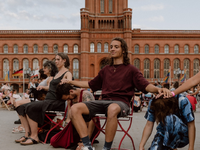 Der Vorverkauf für die TANZWERKSTATT EUROPA 2024 in München startet! / 11 Tage lädt ein Programm aus Performances und Workshops zum Nachdenken über die Tanzkunst und Wege des Zusammenlebens ein - Foto: presseportal.de