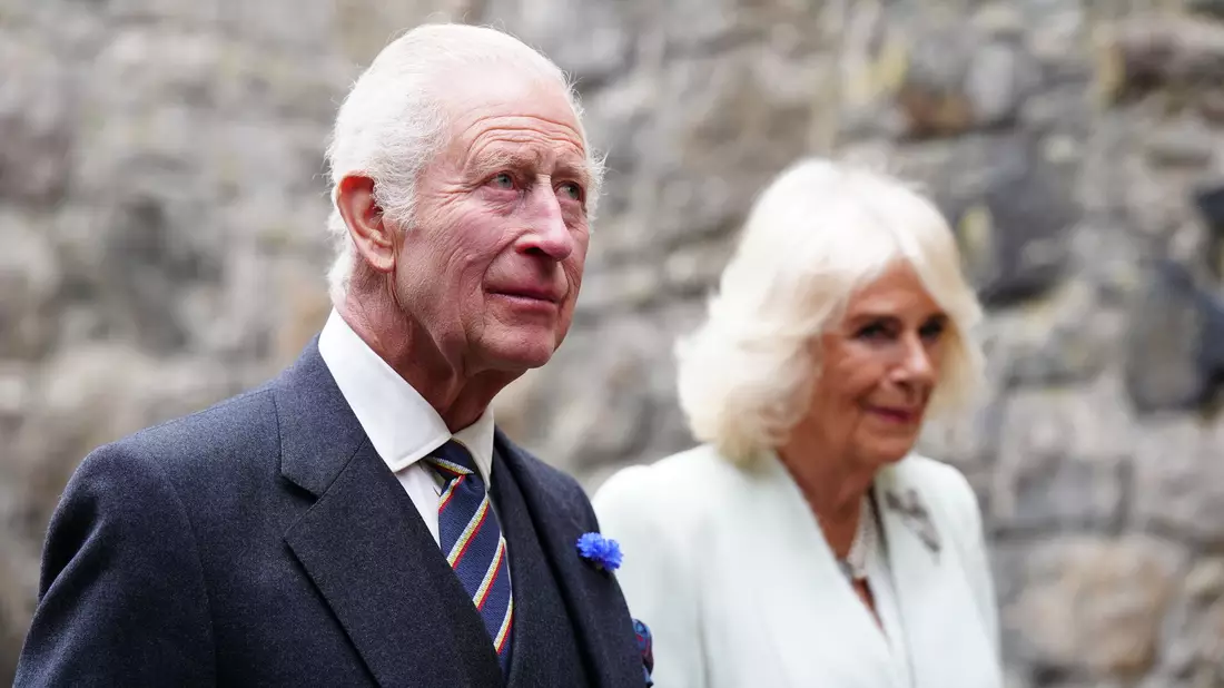 König Charles III. schickt eine Botschaft des Mitgefühls. - Bild: Jane Barlow/PA Wire/dpa