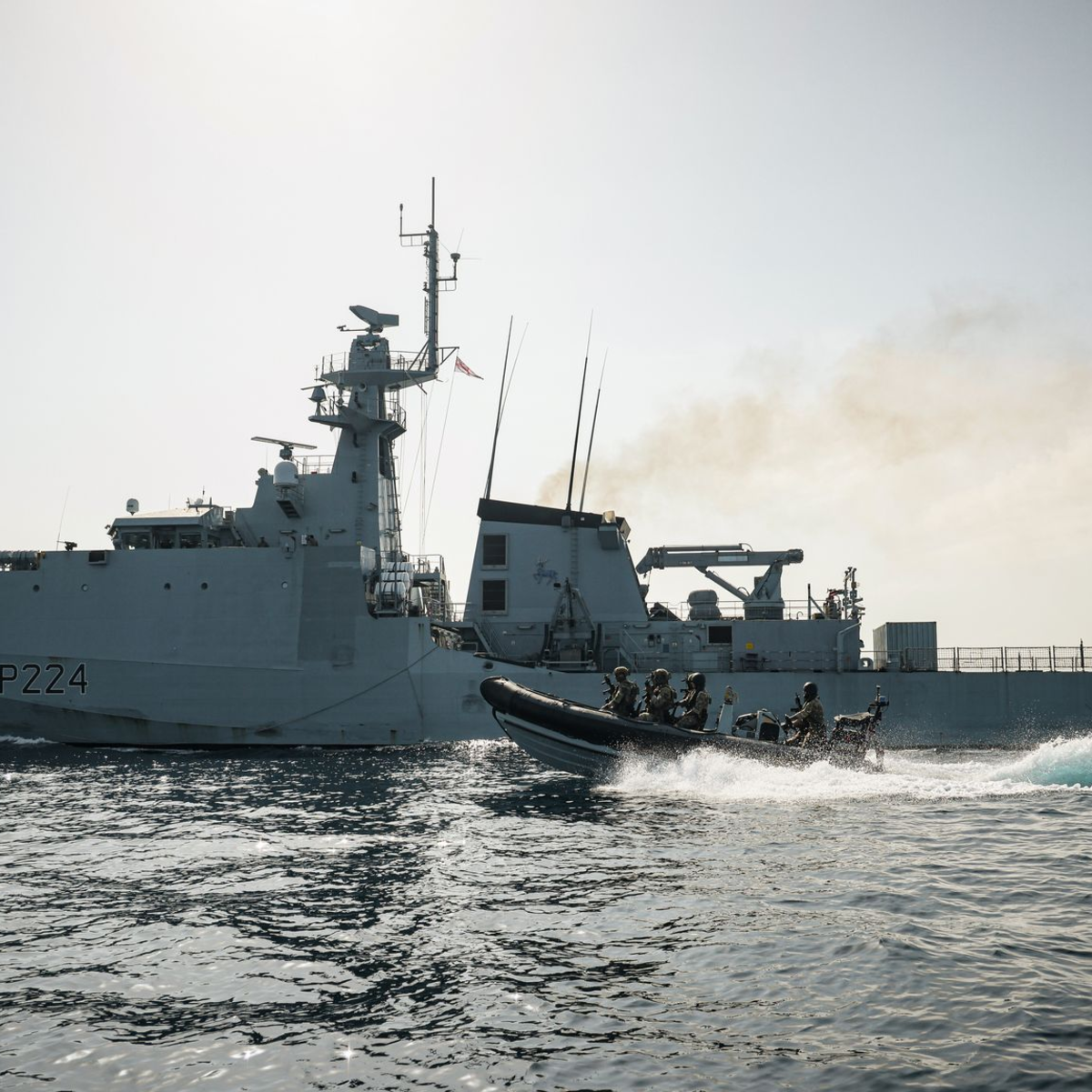 Das britische Verteidigungsministerium kündigte an, ein Schiff der Navy zur Unterstützung auf die Kaimaninseln zu schicken. - Foto: Ministry Of Defence/PA Media/dpa